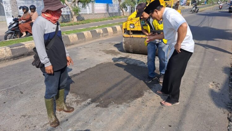 Jelang Idul Fitri, Walikota Metro Tinjau Perbaikan Jalan