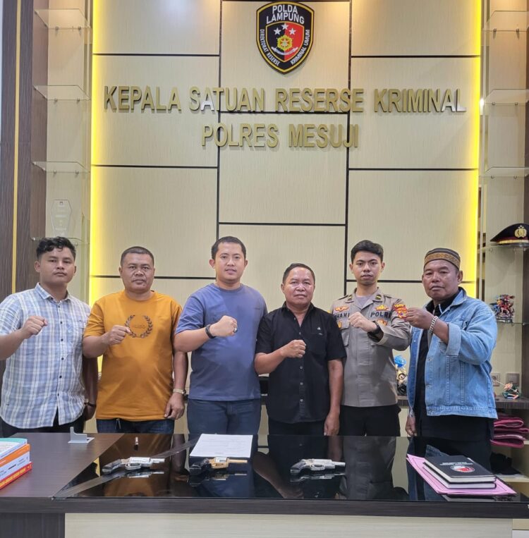 Polres Mesuji Terima Penyerahan 3 Pucuk Senpira Sukarela Dari Masyarakat