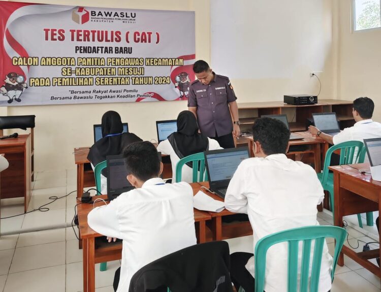 Sebanyak 35 Peserta Calon anggota Panwascam Ikuti CAT