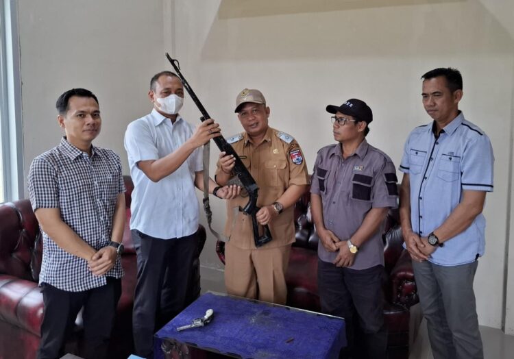 Lagi, Polres Mesuji Terima Penyerahan 2 Pucuk Senpira Dari Masyarakat