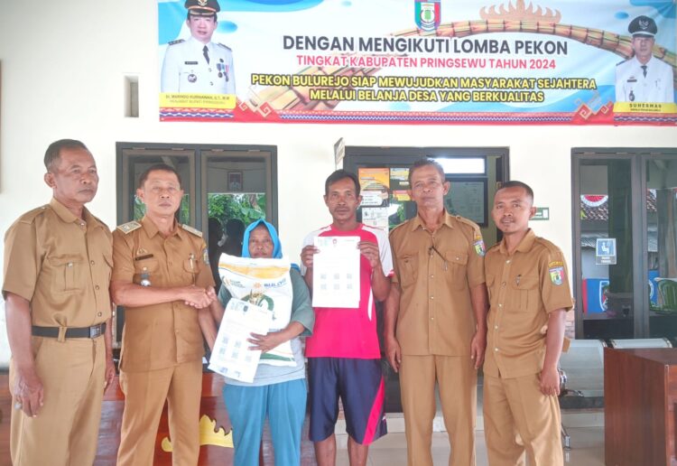 136 KPM Pekon Bulurejo Terima Bantuan Beras