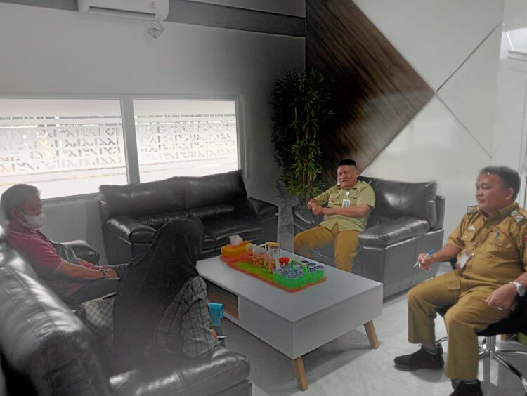 Tiang Reklame Tidak Berizin, Kepala DPMPTSP Dan Komisi III DPRD Minta Segera Dibongkar