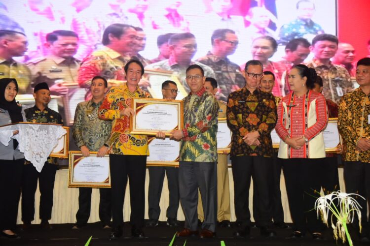 Berhasil Bina Desa Sadar Hukum, Pemkab Mesuji Diganjar Penghargaan Ini dari Kemenkumham Lampung
