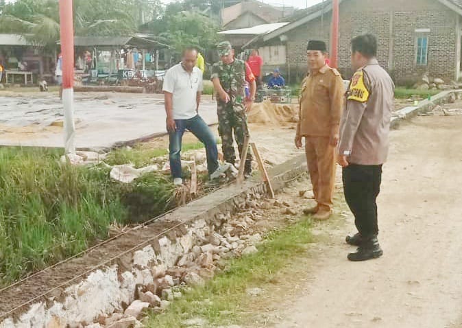 Program Dana Desa 2024, Pekon Wonosari Realisasikan Pembangunan Talud dan Penyabesan