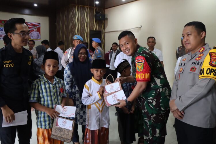 Warga Berbondong-bondong Ikut Bhakti Kesehatan Khitanan Massal Polres Mesuji