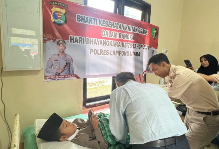 Hari Bhayangkara Ke 78, Polres Lampung Utara Gelar Khitanan Gratis