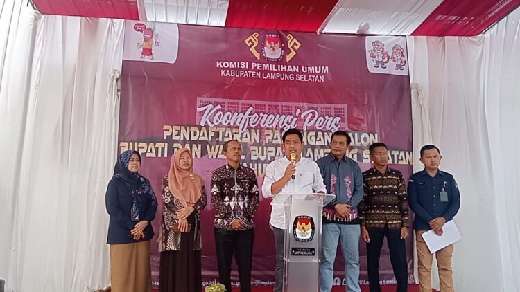 Dibuka Pendaftaran hari ini, 2 orang LO Paslon Bupati/wakil Langsung Kolsultasi untuk mendaftar