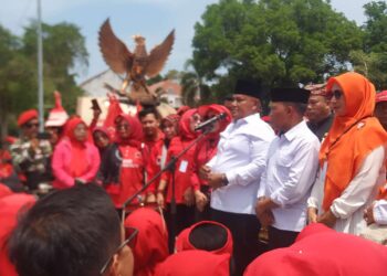 Ribuan massa kepung Kantor KPUD Lamsel, simak yang terjadi