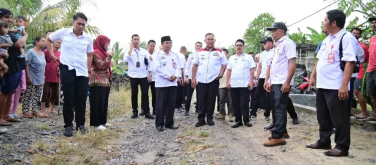 Bulan Depan Insfratruktur Jalan di Kecamatan Ketapang dan Sragi segera dibangun Nanang Ermanto : Insyaallah bulan depan jalan ini akan segera dikerjakan