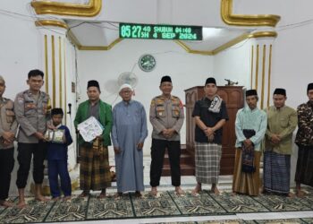 Colling System Polsek Tanjung Raya Gelar Safari Subuh, Wujudkan Pilkada Aman dan Damai