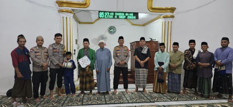 Colling System Polsek Tanjung Raya Gelar Safari Subuh, Wujudkan Pilkada Aman dan Damai