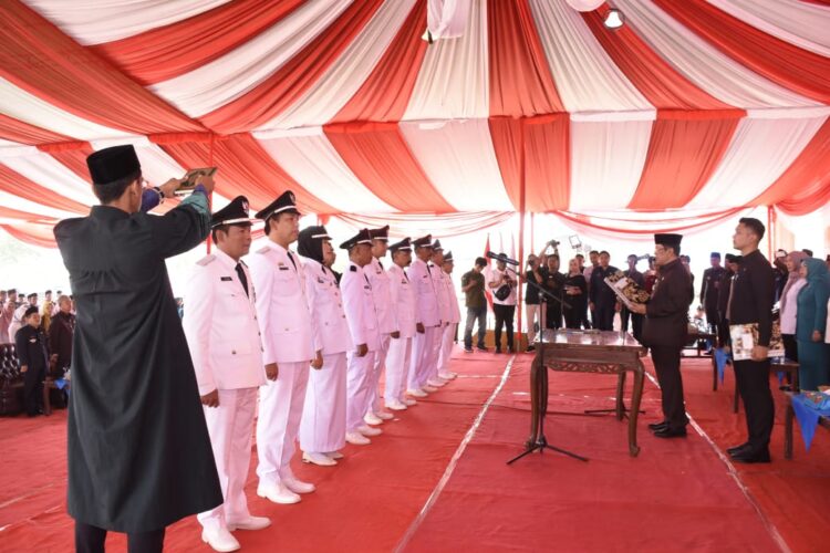 Jelang Pilkada PJ Bupati Lantik 9 Kepala Tiyuh