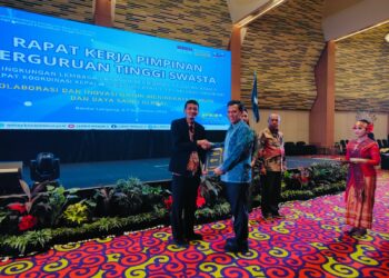 3 Dosen dan 1 Staf UAP Menerima Penghargaan LLDikti II Award 2024