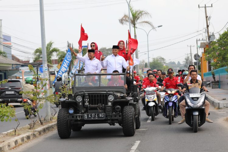 Dikawal Simpatisan dan Parpol, Nanang Ermanto dan Antoni Imam datangi Kantor KPU Lamsel
