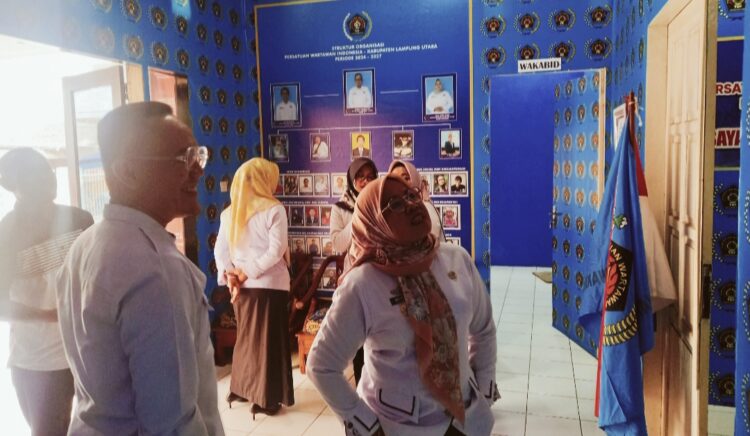 Waduh,.. Arsip Dokumen PWI Lampura Di Periksa