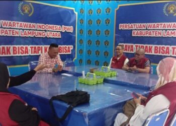 Relawan DD Datangi Kantor  PWI Lampura