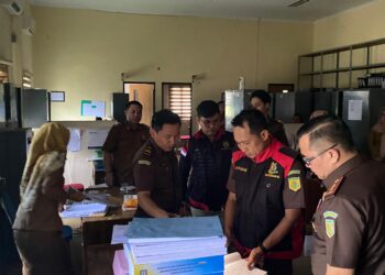 Tim Penyidik Kejaksaan Negeri Pringsewu Lakukan Penggeledahan dalam Kasus Dugaan Korupsi Dana Hibah LPTQ Pringsewu