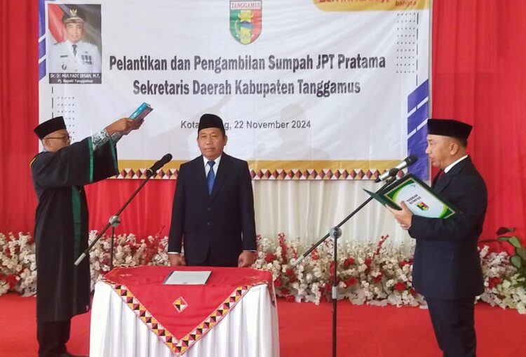 Suadi Resmi Jabat Sekda Tanggamus, Mulyadi Irsan: ”Murni Mampu dan Kompeten, Bukan Nepotisme!”