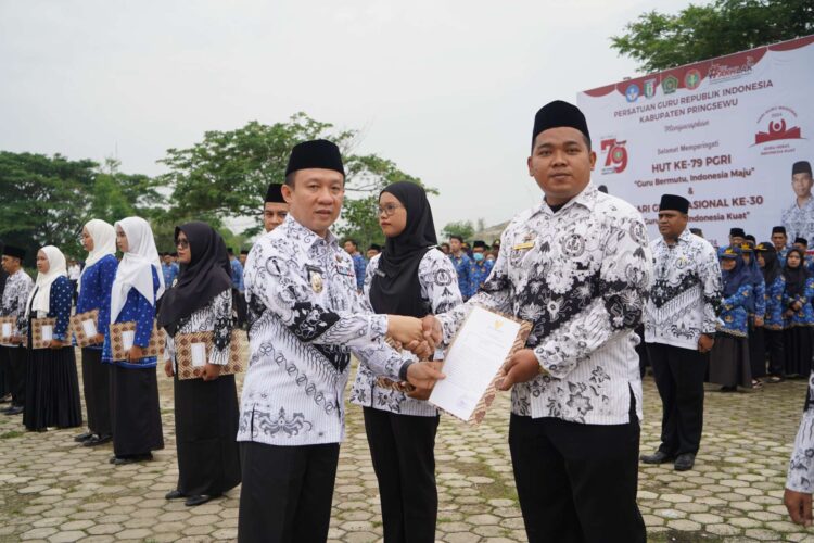 Peringatan HGN 2024, Pj Bupati Pringsewu Apresiasi Para Guru