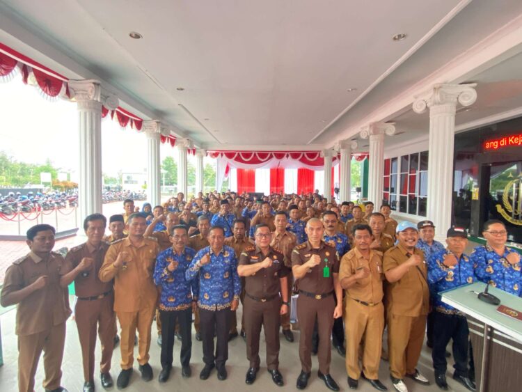 Kejaksaan Negeri Pringsewu Gelar Penyuluhan Hukum Kepada Kepala Pekon Dan Ketua BHP Se-Kabupaten Pringsewu Dalam Rangka Memperingati Hari Antikorupsi Sedunia (HARKODIA)2024.