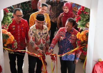 Pj. Bupati Nukman Meresmikan Gedung Perpustakaan Daerah Lambar, Senilai 10 Miliar