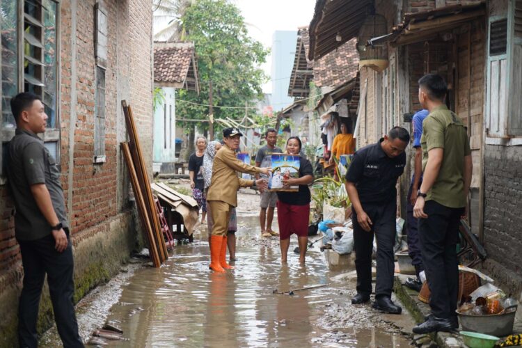Deputi III BNPB & Pj Bupati Pringsewu Tinjau Lokasi Terdampak Banjir