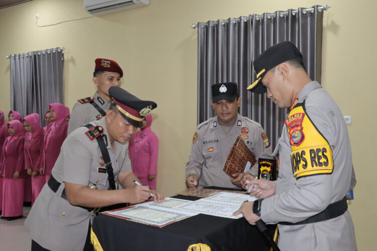 Kapolres Pringsewu, AKBP M. Yunnus Saputra, Memimpin Langsung Serah Terima Jabatan Sejumlah Pejabat Utama di Lingkungan Polres Pringsewu