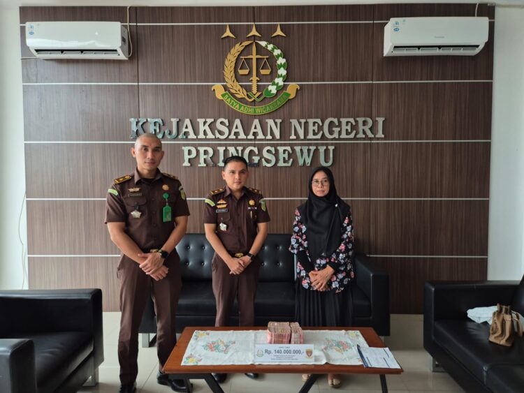 Kejari Pringsewu Apresiasi Terhadaf Tersangka R Kasus Hibah LPTQ Tahun 2022 Dengan Etikad Baik Menitipkan Uang Rp 140 Juta.
