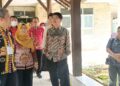 Kunjungi Pasien DBD, Bupati Terpilih Hamartoni, Pastikan Pelayanan Kesehatan Di Rumah Sakit Baik.