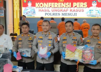 Polres Mesuji Ringkus Lima Tersangka, Kasus Pencurian Buah Sawit