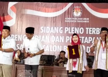 Dewi Handajani-Ammar Sirajuddin Nomor Urut 1, Saleh Asnawi-Agus Suranto Nomor Urut 2