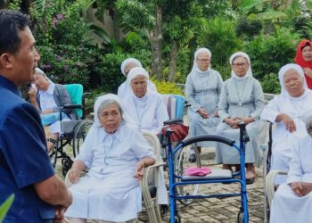 Salut! Heni Susilo Reses Bareng Suster FSGM Purnatugas di Vita Gracia Gisting