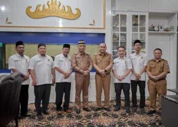 Walikota Metro Ajak Pejabat dan ASN Tunaikan ZIS di Baznas