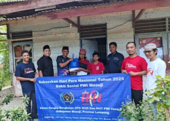 PWI Mesuji Bagikan Baksos dan Takjil Untuk Masyarakat di Bulan Ramadhan