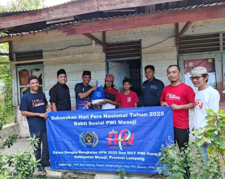 PWI Mesuji Bagikan Baksos dan Takjil Untuk Masyarakat di Bulan Ramadhan