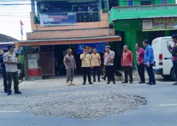 Walikota Metro Instruksikan DPUTR Segera Lakukan Perbaikan Jalan Sebelum Lebaran