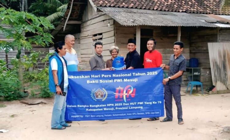 Peringati HUT ke-79, PWI Mesuji Kembali Salurkan Bantuan Sosial di Kecamatan Simpang Pematang
