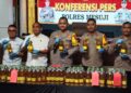 Polisi Sita 3249 Botol Minyak Kita Dari Gudang Milik Mantan Sekda Mesuji