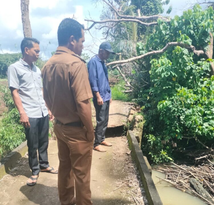 Hujan Deras, Jembatan di Desa Ogan Jaya Sungkai Utara Putus