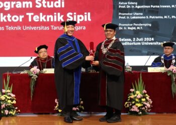 Pj. Bupati Tanggamus Sandang Doktor Teknik Sipil ke-79 Untar