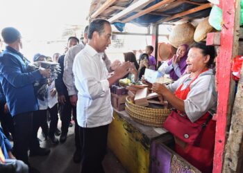 Yuk, Lihat Suasana Kunjungan Presiden Jokowi ke Pasar Kotaagung