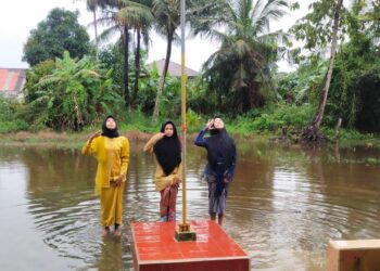 Banjir Tak Menyurutkan Semangat Siswa Peringati Hari Kartini di RJU