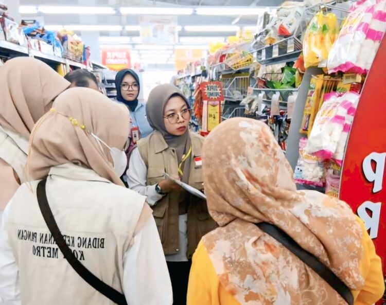 Waspada! Tim SKPT Temukan Produk Makanan Mengandung Babi di Kota Metro