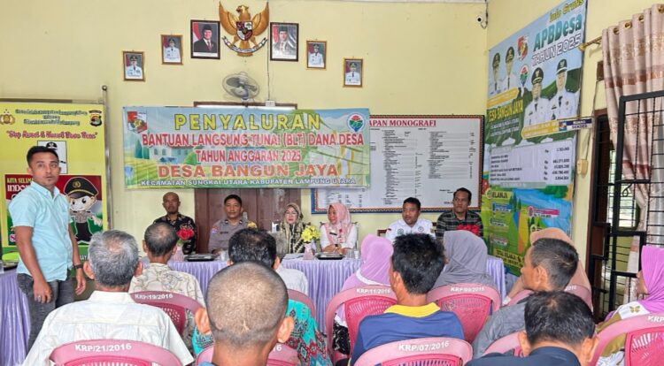 Perduli Warga, Pemdes Bangun Jaya Kunjungi Rumah Lansia, Salurkan BLT DD 2025