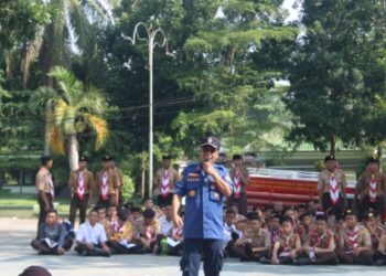 Cegah Bahaya Kebakaran, Damkarmat Lamsel berikan ilmu dan praktik kesiswa