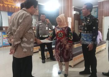 Tinjau Pelaksanaan Program Pemutihan di Samsat Mesuji, Ini Pesan Elfianah Untuk Masyarakat