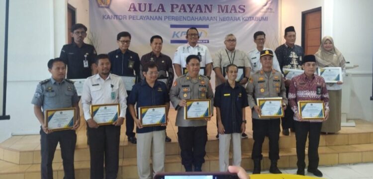 Satker Terbaik, Polres Lampura Terima Penghargaan Dari Kementerian Keuangan