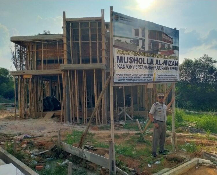 Lengkapi Sarana Ibadah, BPN Mesuji Kebut Pembangunan Musholla Al-Mizan