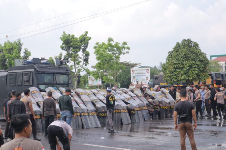 Kuatkan Koordinasi, Polisi Gelar Latihan Pengendalian Massa Terpadu di Pringsewu