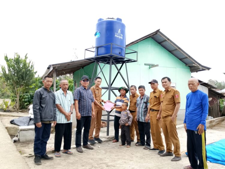 Pemerintah Pekon Kenali, Serahkan Program Sumur Bor Di Tiga Titik